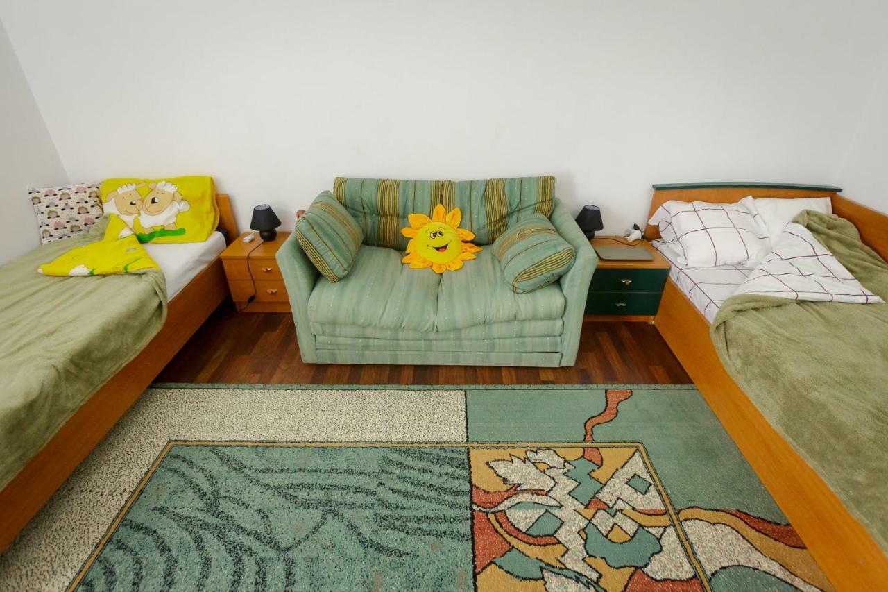 ホテルCasa Florilor Curtea de Argeş エクステリア 写真